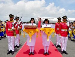 Tiba di Balikpapan, Duplikat Bendera Merah Putih dan Teks Proklamasi Diarak Menuju IKN