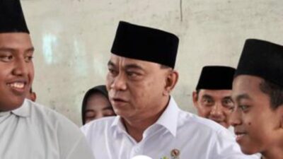 Menkop Budi Arie: MBG Serap Susu Koperasi, Peternak Untung, Anak Sehat