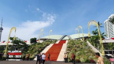 Suasana Gedung MPR/DPR RI jelang pelantikan Prabowo-Gibran.